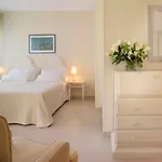 Sina Astor מלון 4*