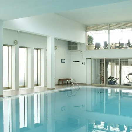 シーナ アスター 4*