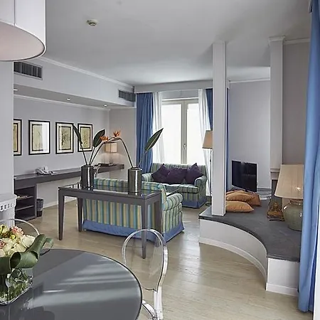 新那阿斯特酒店 酒店 维亚雷焦