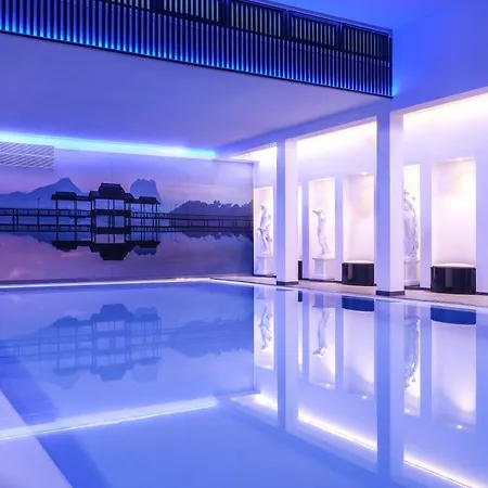 Отель Sina Astor 4*