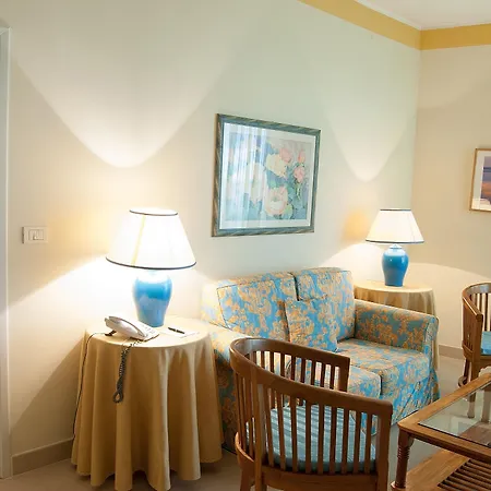 Sina Astor 4*
