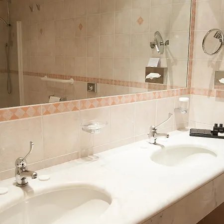 Otel Sina Astor