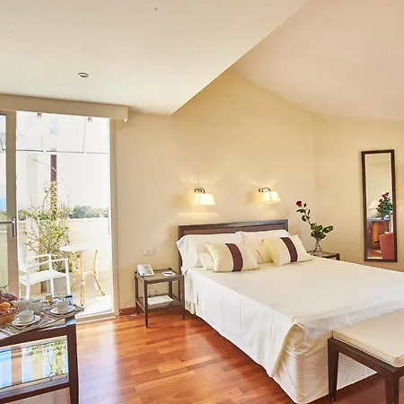 Sina Astor Hotel