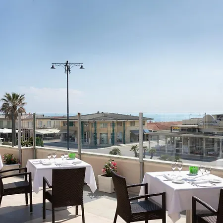 Sina Astor Viareggio