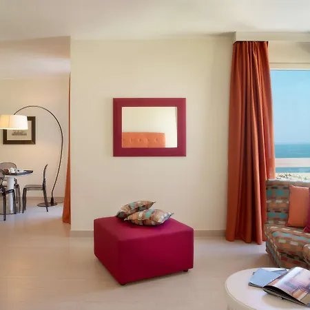 Sina Astor Hotel 4*