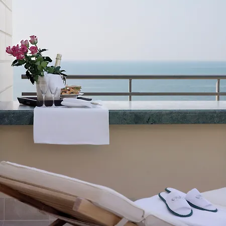 Sina Astor Hotel