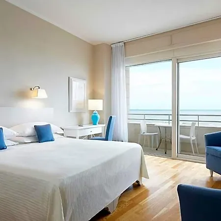 Sina Astor Hotel
