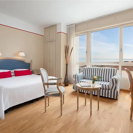 Sina Astor Hotel 4*