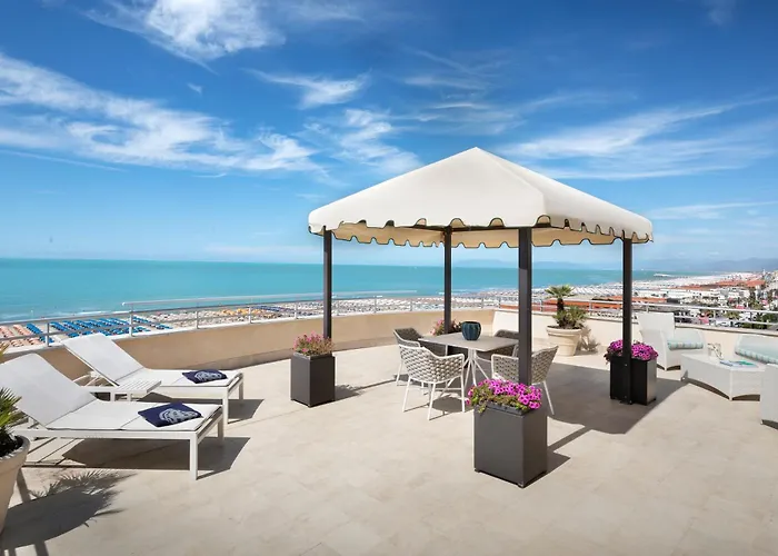 シーナ アスター ヴィアレッジョ