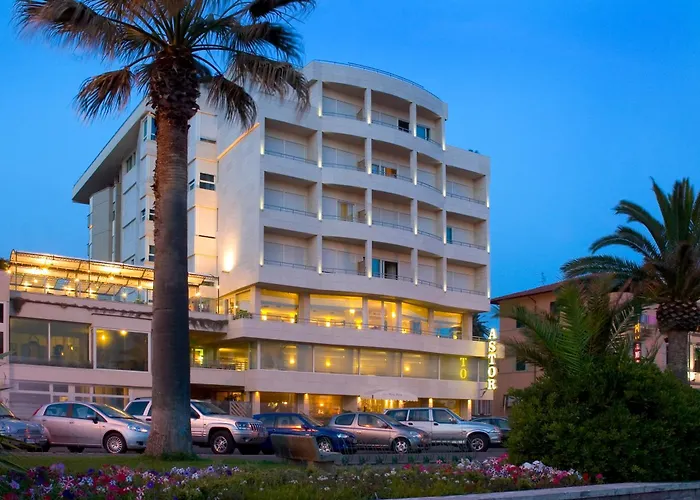 ホテル シーナ アスター ヴィアレッジョ