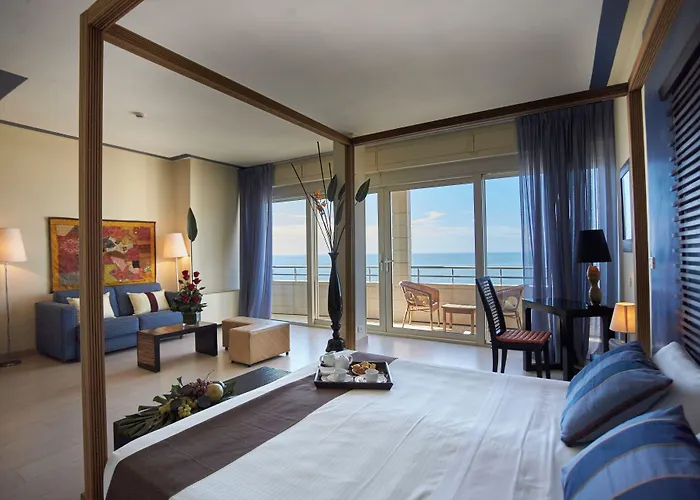 シーナ アスター 4*