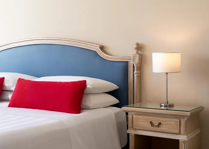 シーナ アスター ホテル 4*