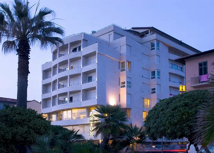 シーナ アスター ホテル ヴィアレッジョ