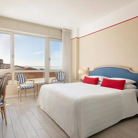 Sina Astor 4*